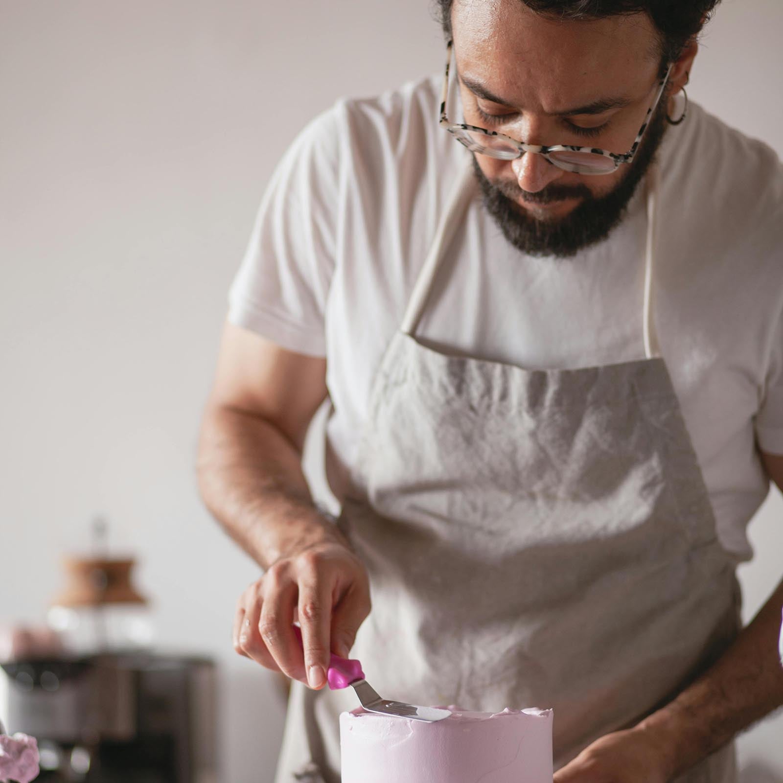 5 Tips for Decorating Your DIY Cake Like a Pro